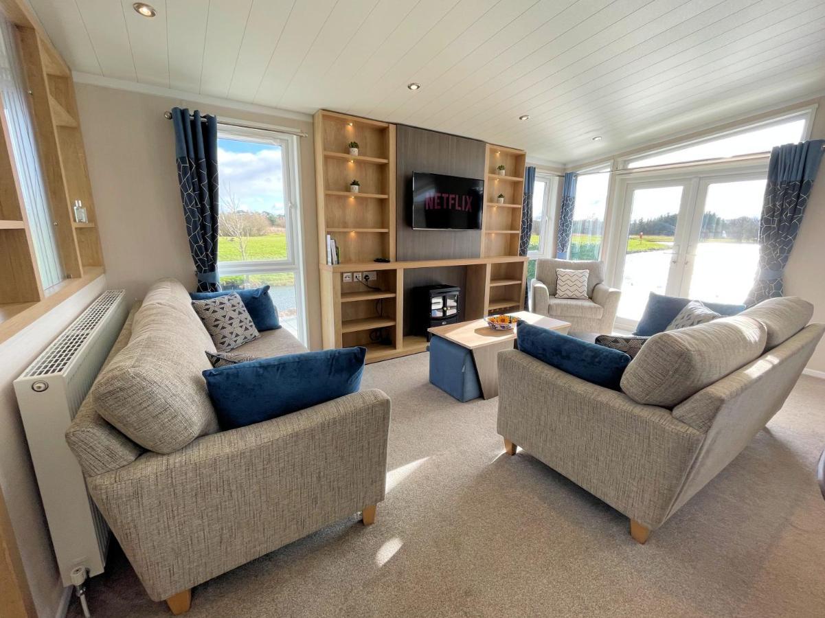 Apartment Luxury Lakeside With Htub Beautiful Views Annan