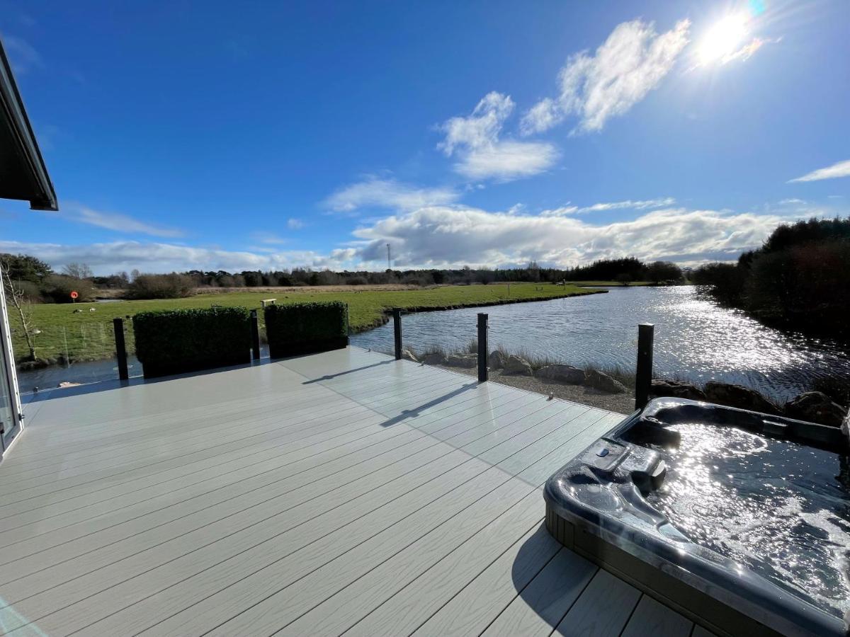 Apartment Luxury Lakeside With Htub Beautiful Views