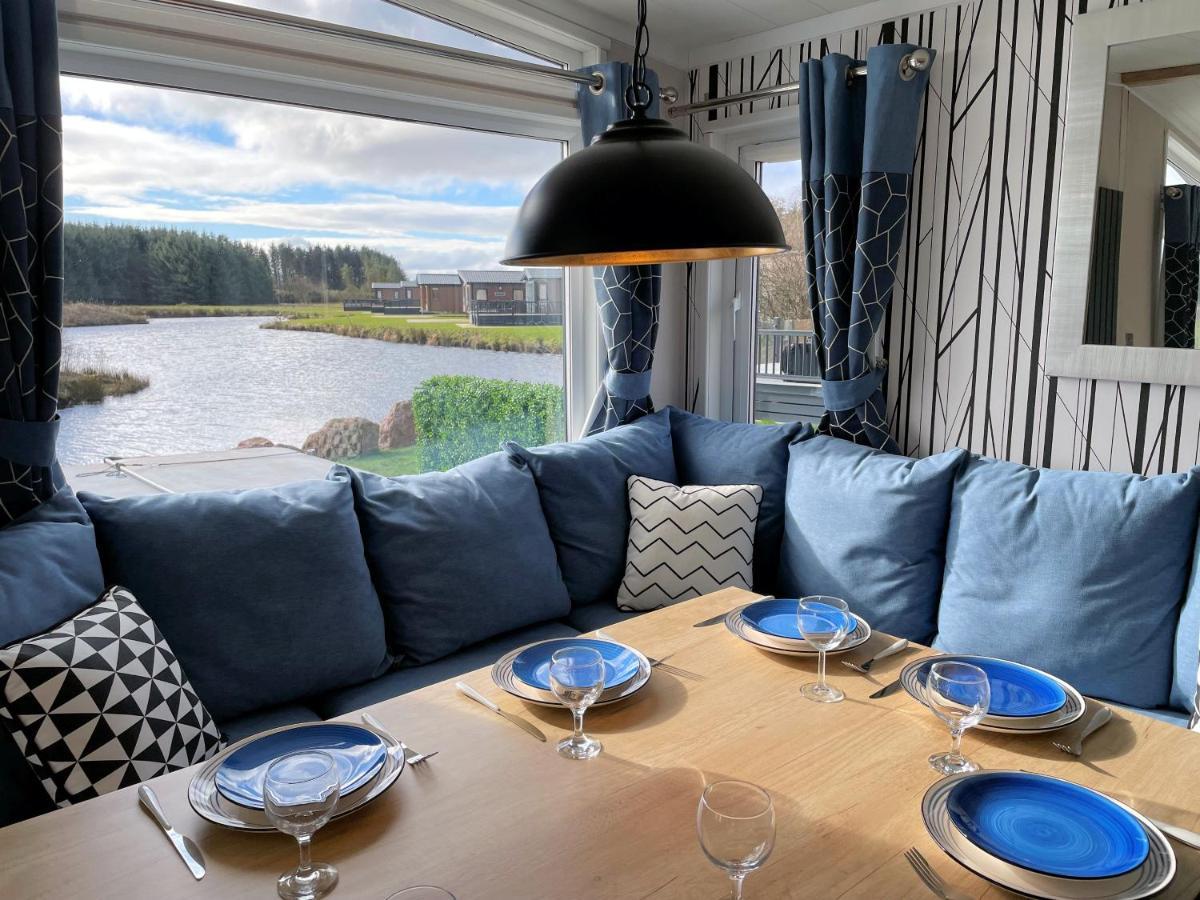 Luxury Lakeside With Htub Beautiful Views * Annan