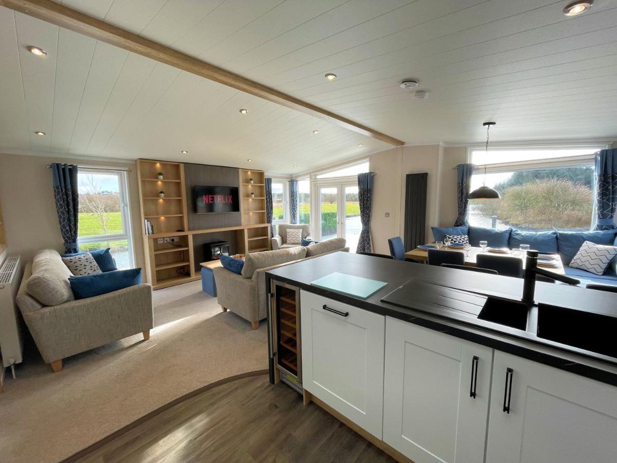 Apartment Luxury Lakeside With Htub Beautiful Views Annan