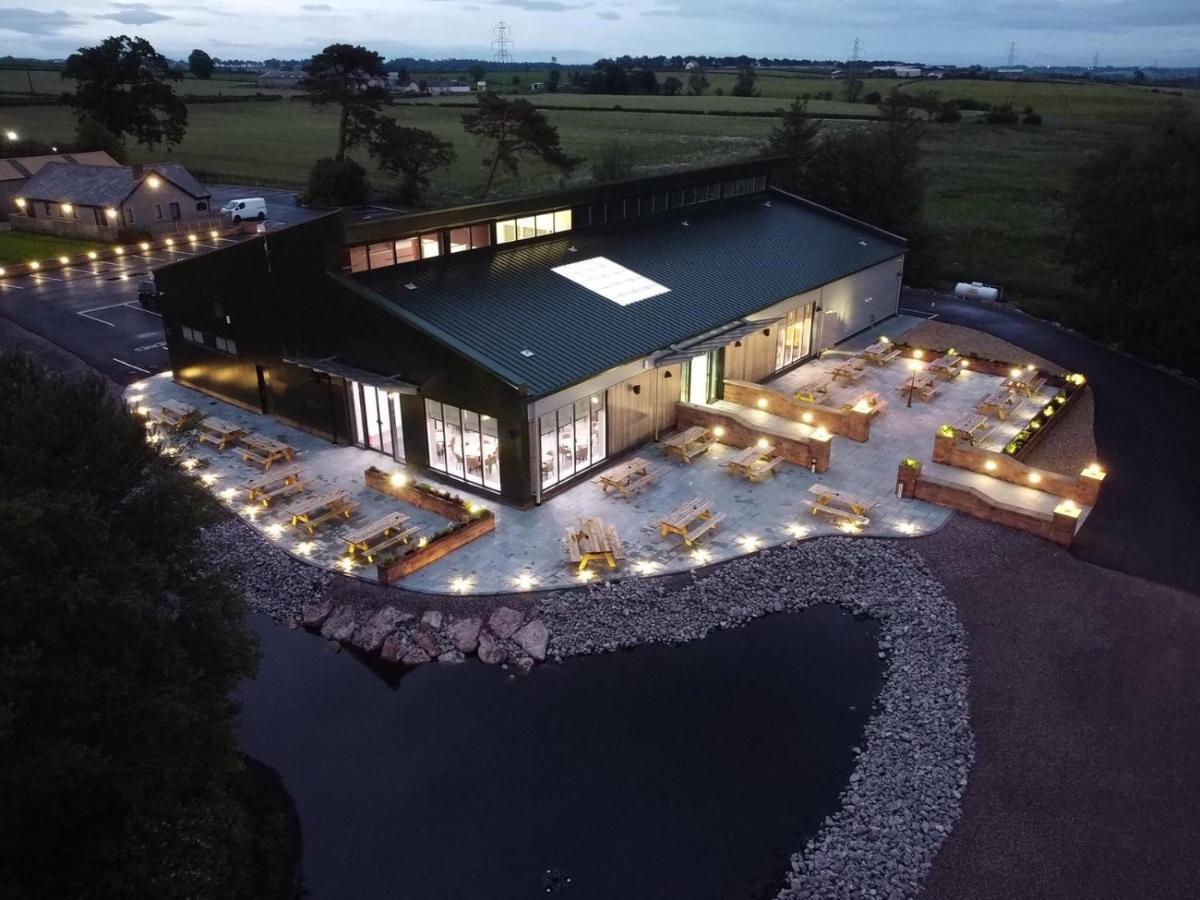 Luxury Lakeside With Htub Beautiful Views *